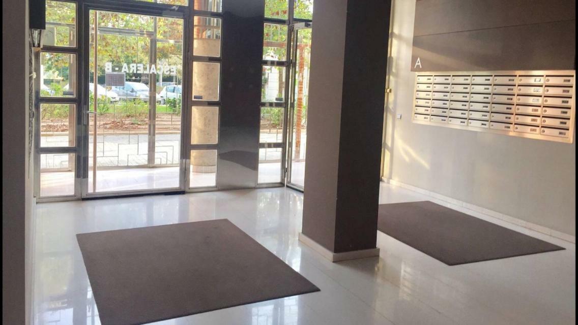 Apto En Ciudad De Las Ciencias Y Cerca Playa Valenza Esterno foto